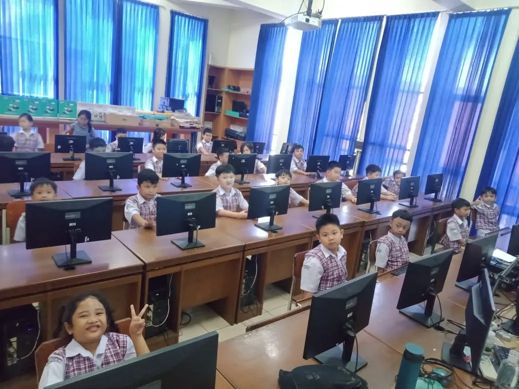 Komunitas Komputer Kreatif Kelas Kecil